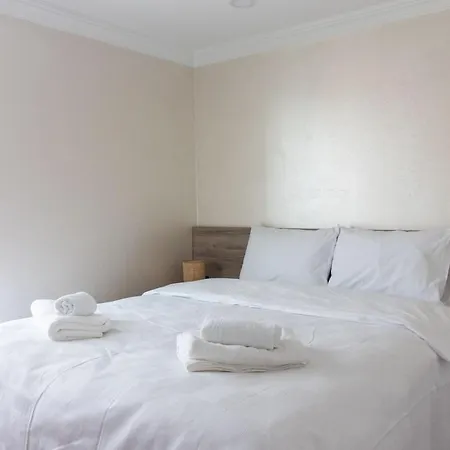 Luxurious & Elegant 2br W Stunning Views Istanbul